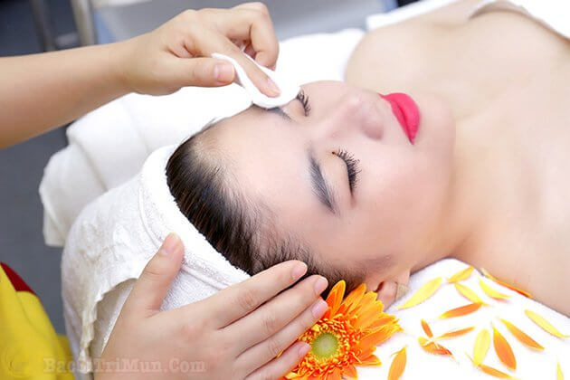 Trị mụn trứng cá bọc mủ tại thẩm mỹ viện, spa làm đẹp