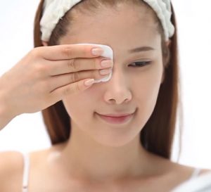 Các bước chăm sóc da mụn vào buổi tối -2