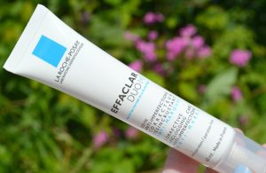 kem-tri-mun-an-duoi-da-La-Roche-Posay-Effaclar-DUO+