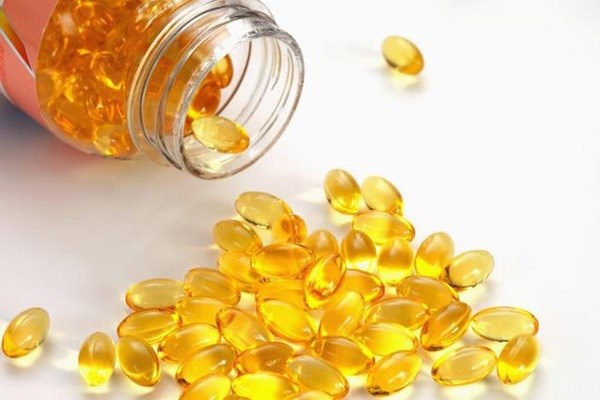 Có nên sử dụng vitamin E trị mụn hay không?