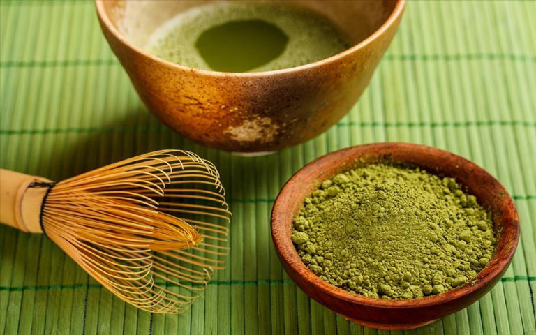 Cách trị mụn đơn giản bằng trà xanh