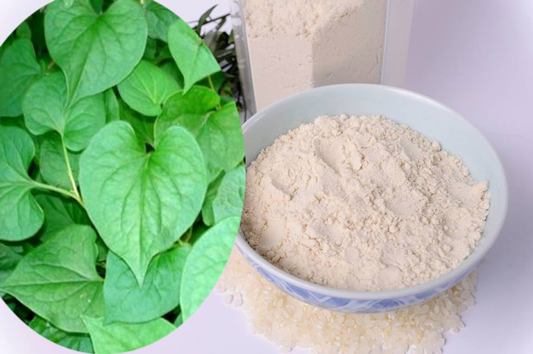 Đắp mặt nạ rau diếp cá và cám gạo là một trong những cách trị mụn trứng cá hiệu quả
